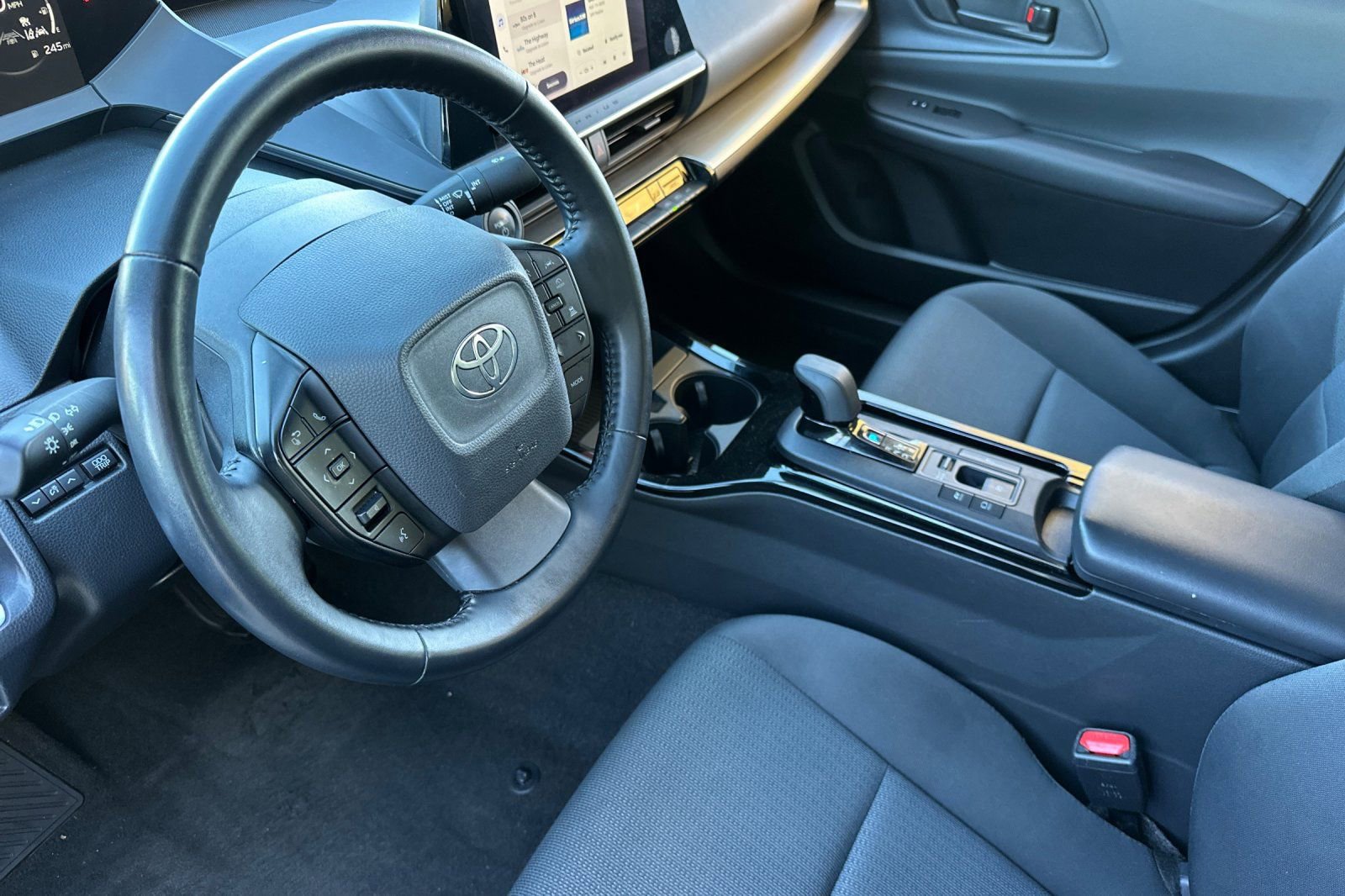 Used 2024 Toyota Prius LE image 11