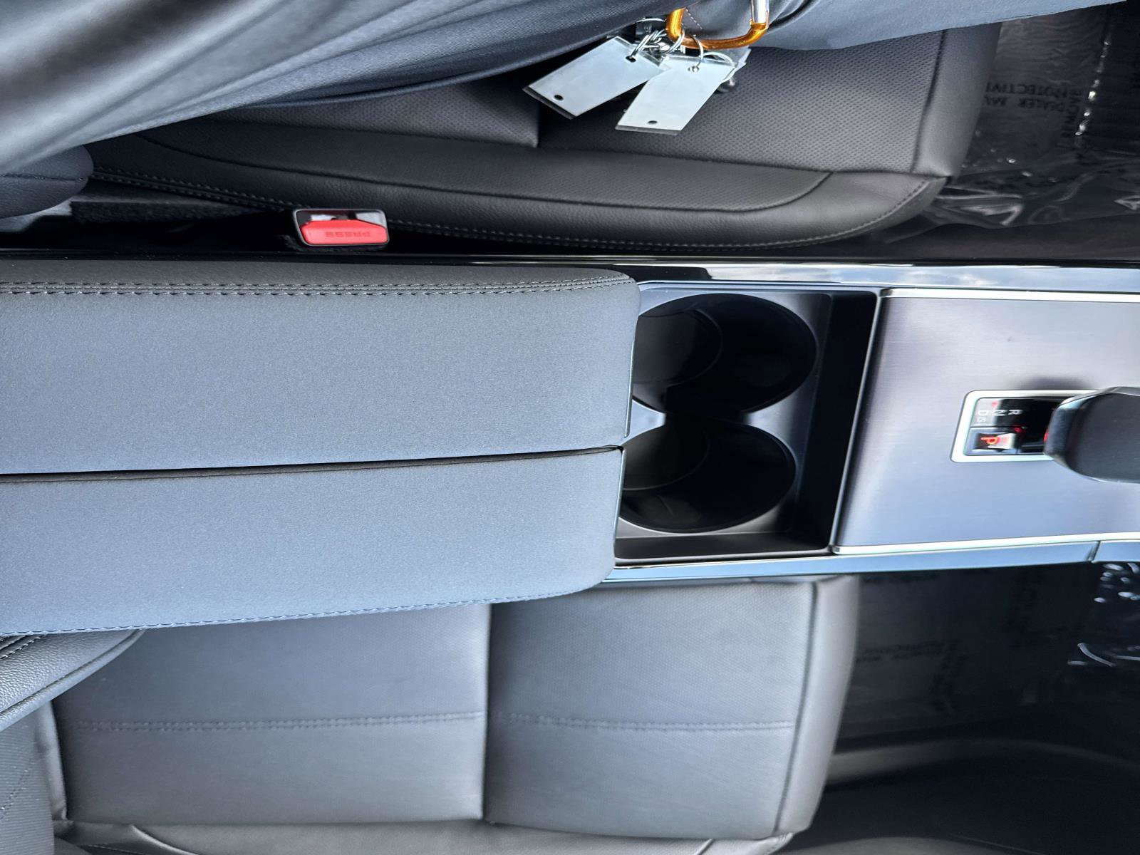 New 2026 Land Rover Range Rover Velar Dynamic SE image 25