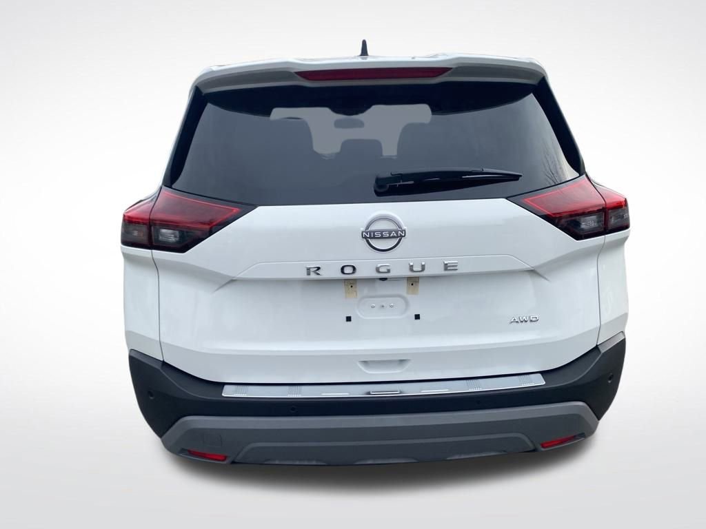 Used 2023 Nissan Rogue S image 6