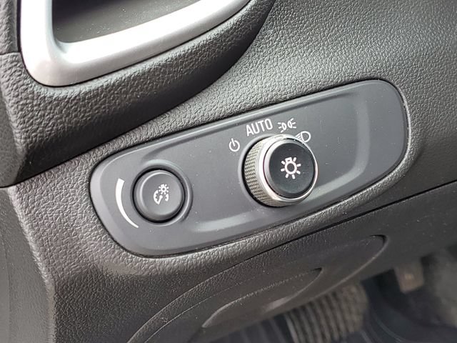 Used 2020 Chevrolet Trax LT FWD image 8