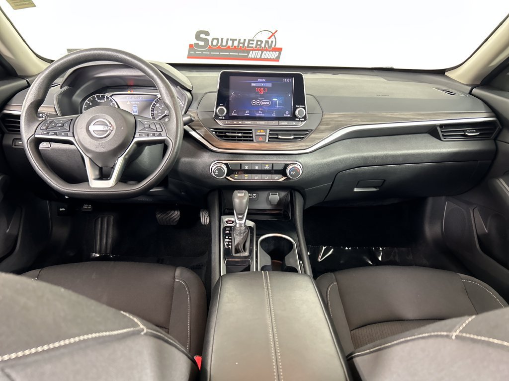 Used 2024 Nissan Altima 2.5 SV FWD image 18