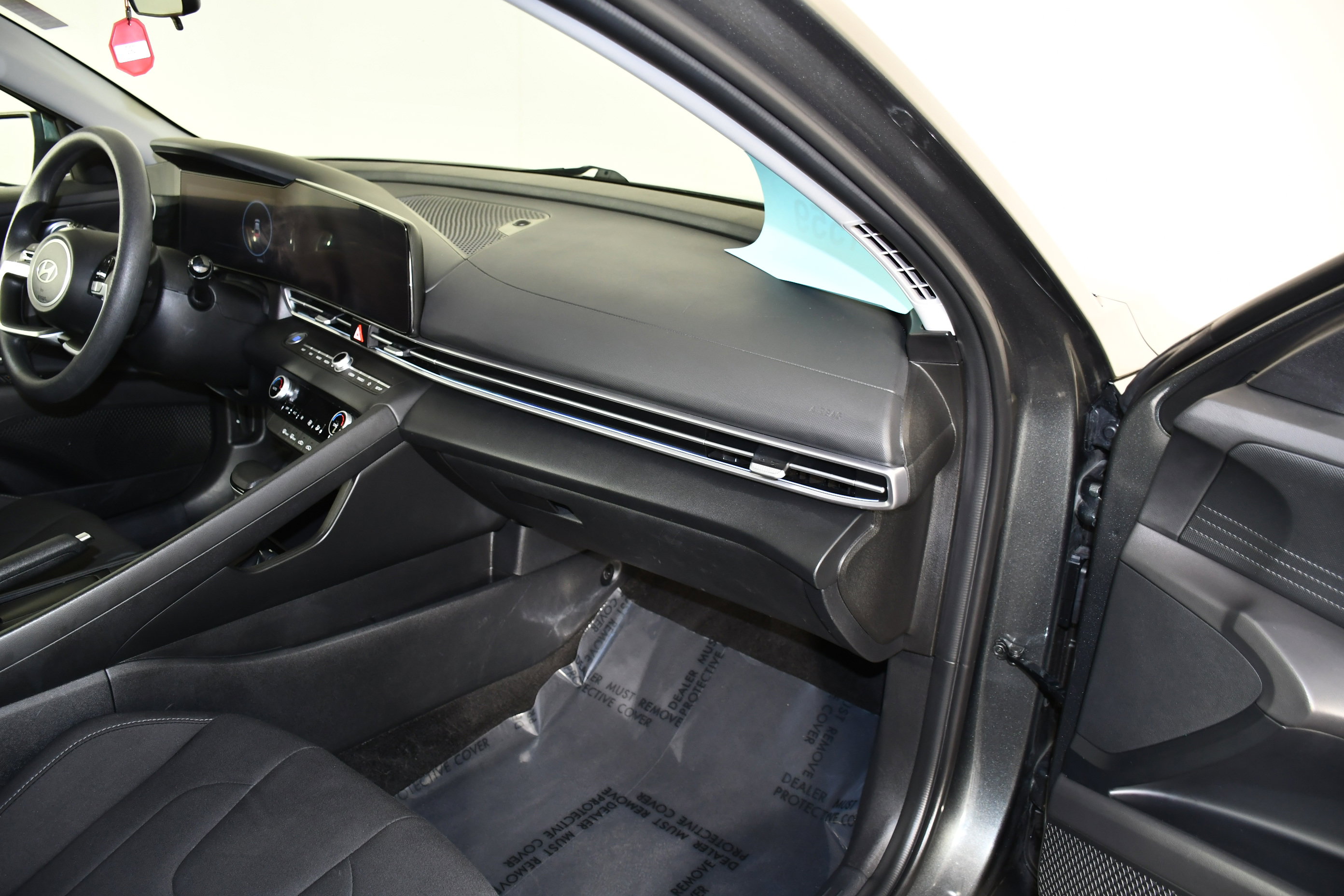 Used 2024 Hyundai Elantra SEL FWD image 41