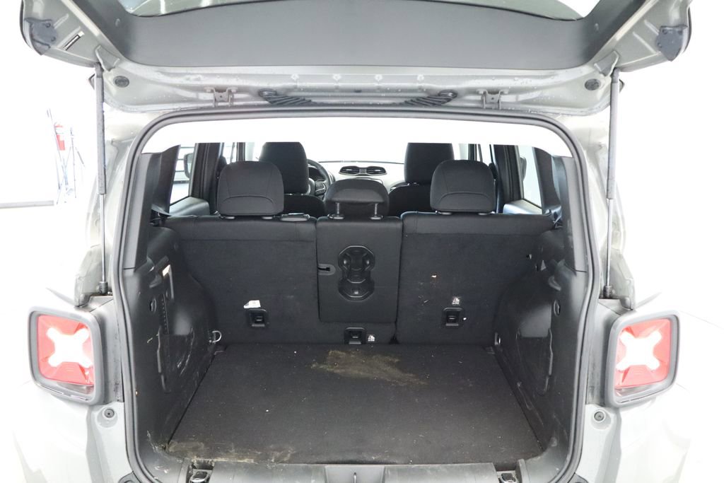 Used 2022 Jeep Renegade Latitude w/ Convenience Group AWD/4WD image 24