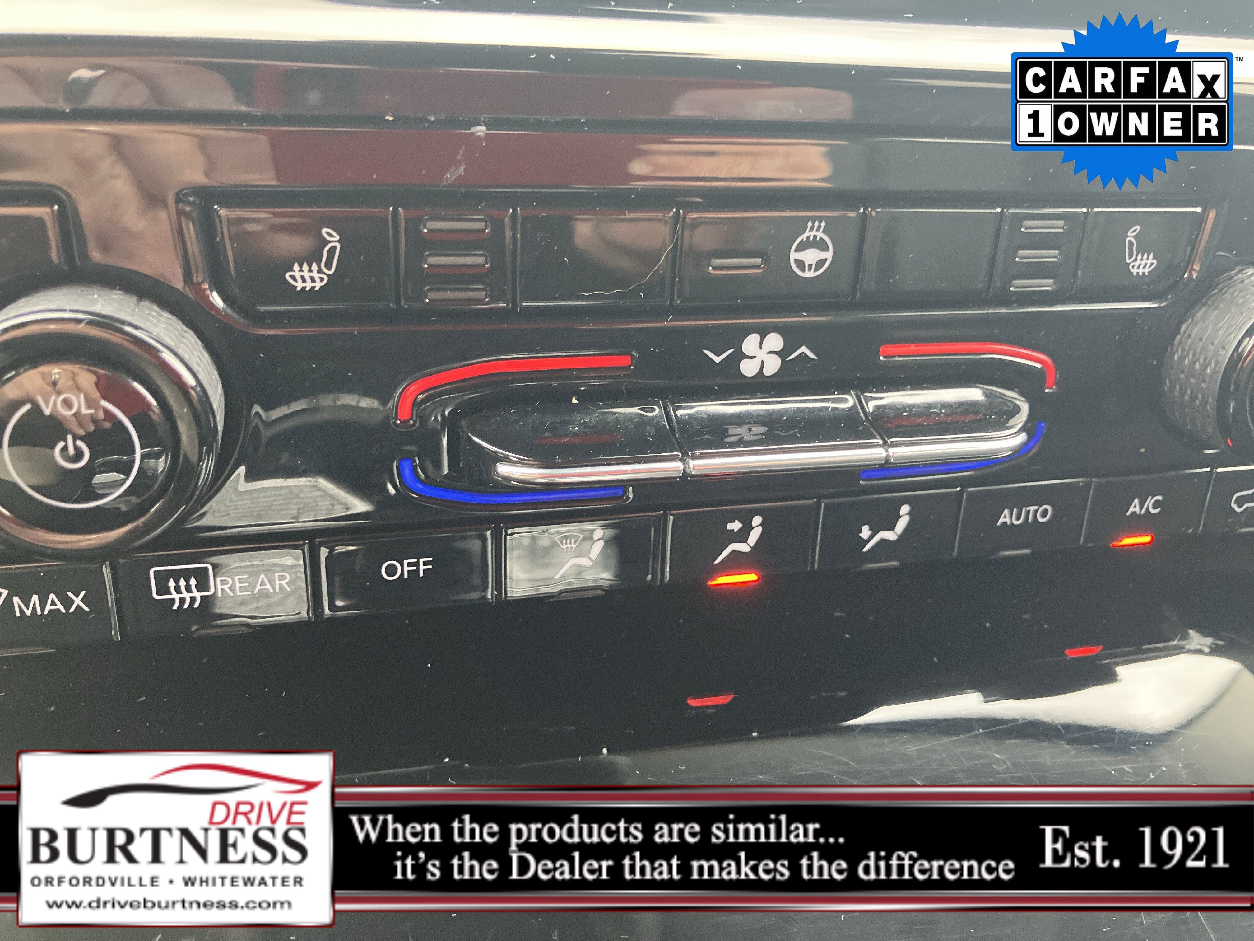 Used 2023 Jeep Grand Cherokee Limited w/ Black Appearance Package image 33