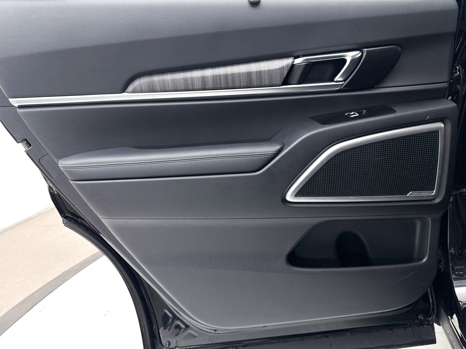 Certified 2024 Kia Telluride EX w/ EX Captain's Chair Package image 33