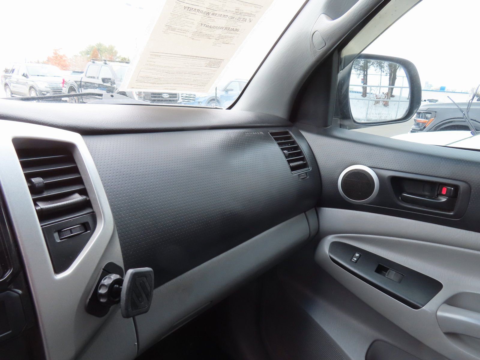 Used 2015 Toyota Tacoma 4x4 Double Cab w/ TRD Sport Package image 20