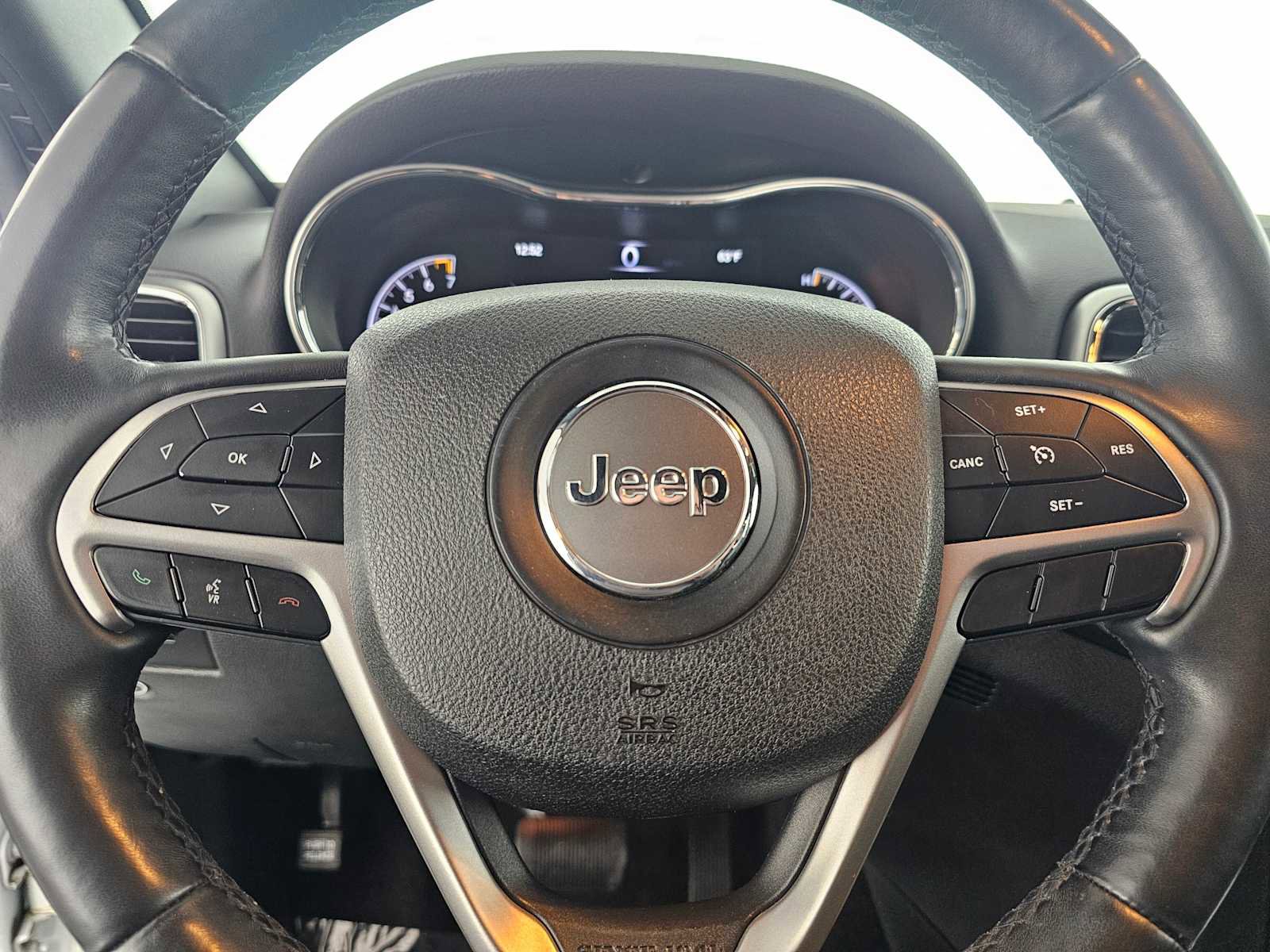 Used 2018 Jeep Grand Cherokee Altitude image 22