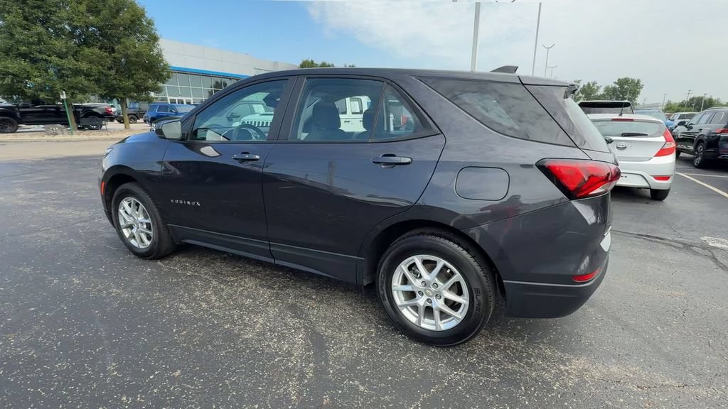 Used 2022 Chevrolet Equinox LS FWD image 6