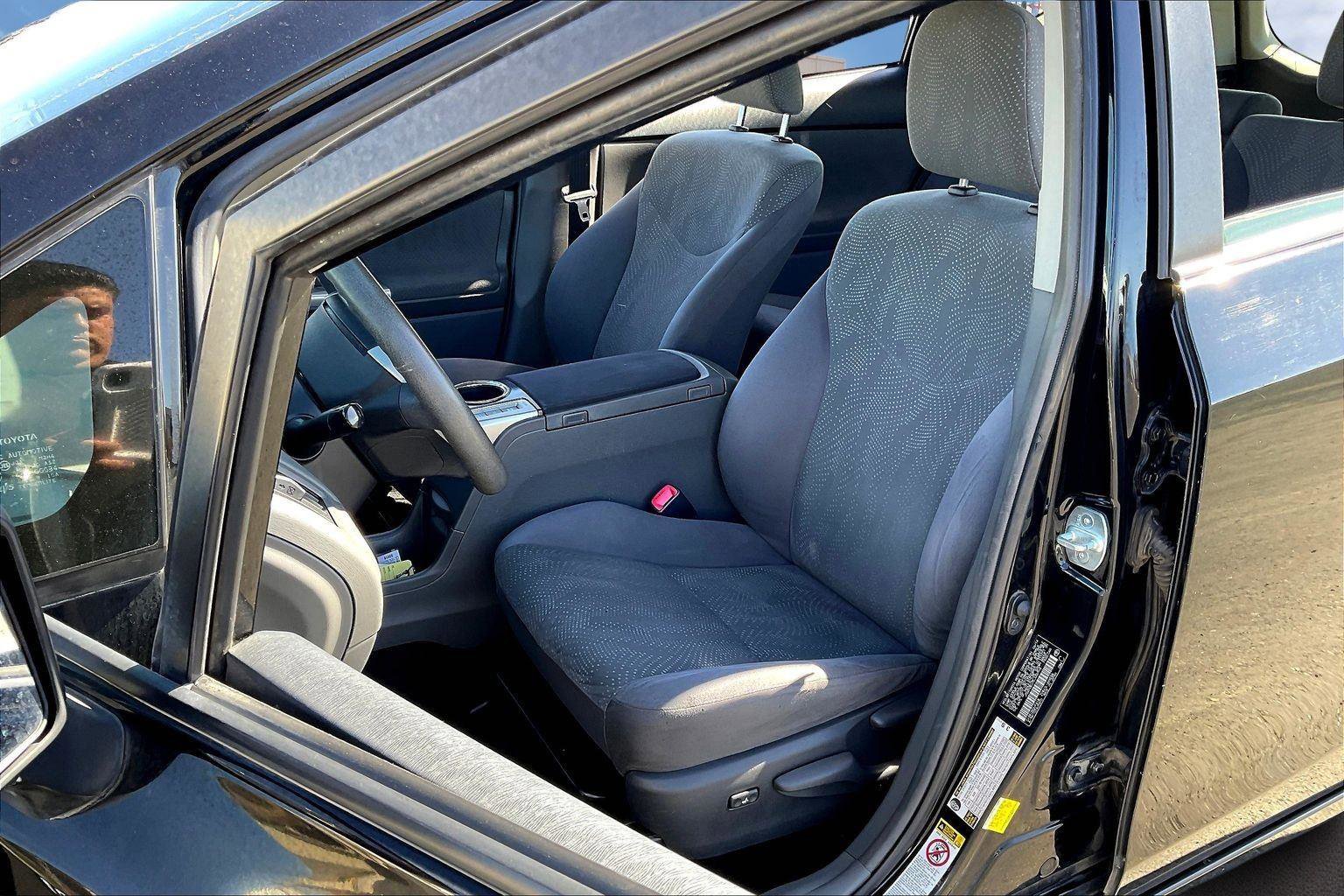 Used 2014 Toyota Prius V Two image 24