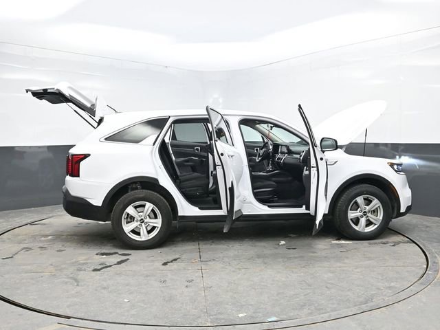 Used 2023 Kia Sorento LX AWD/4WD image 50