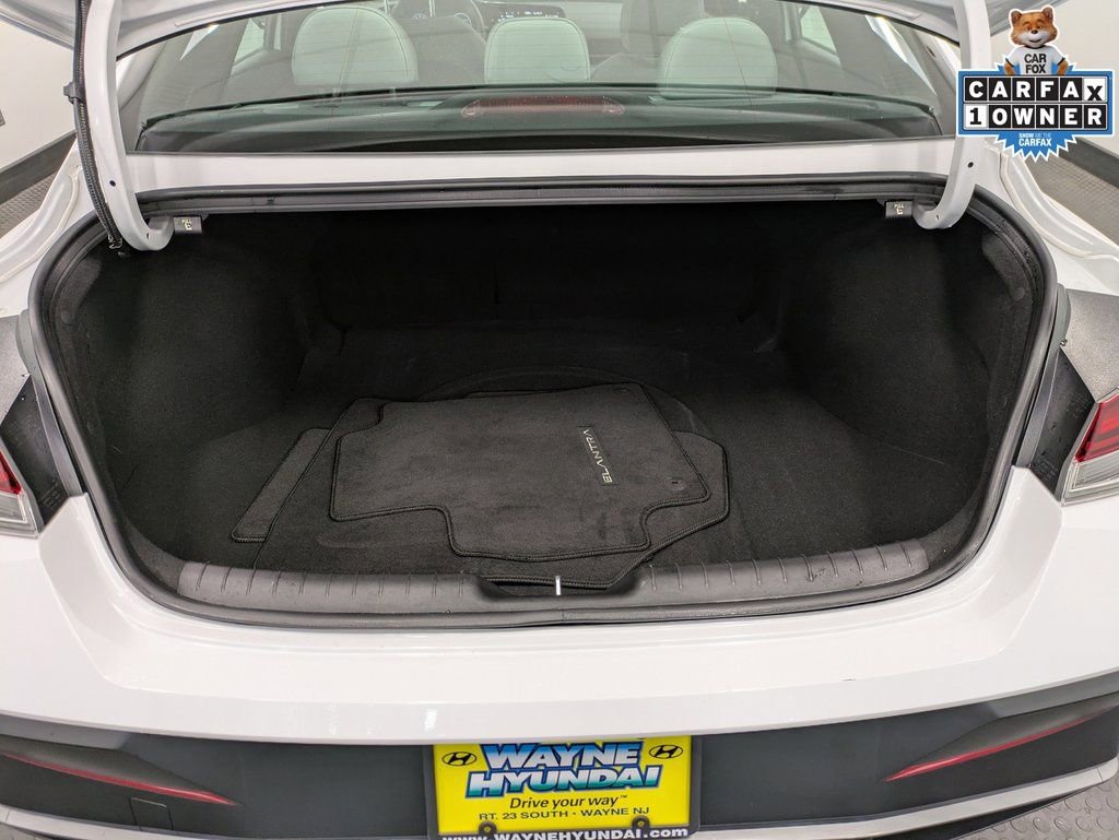 Used 2025 Hyundai Elantra Limited image 26