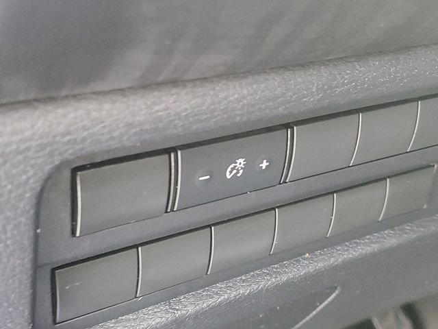 Used 2024 Mitsubishi Outlander SE image 8