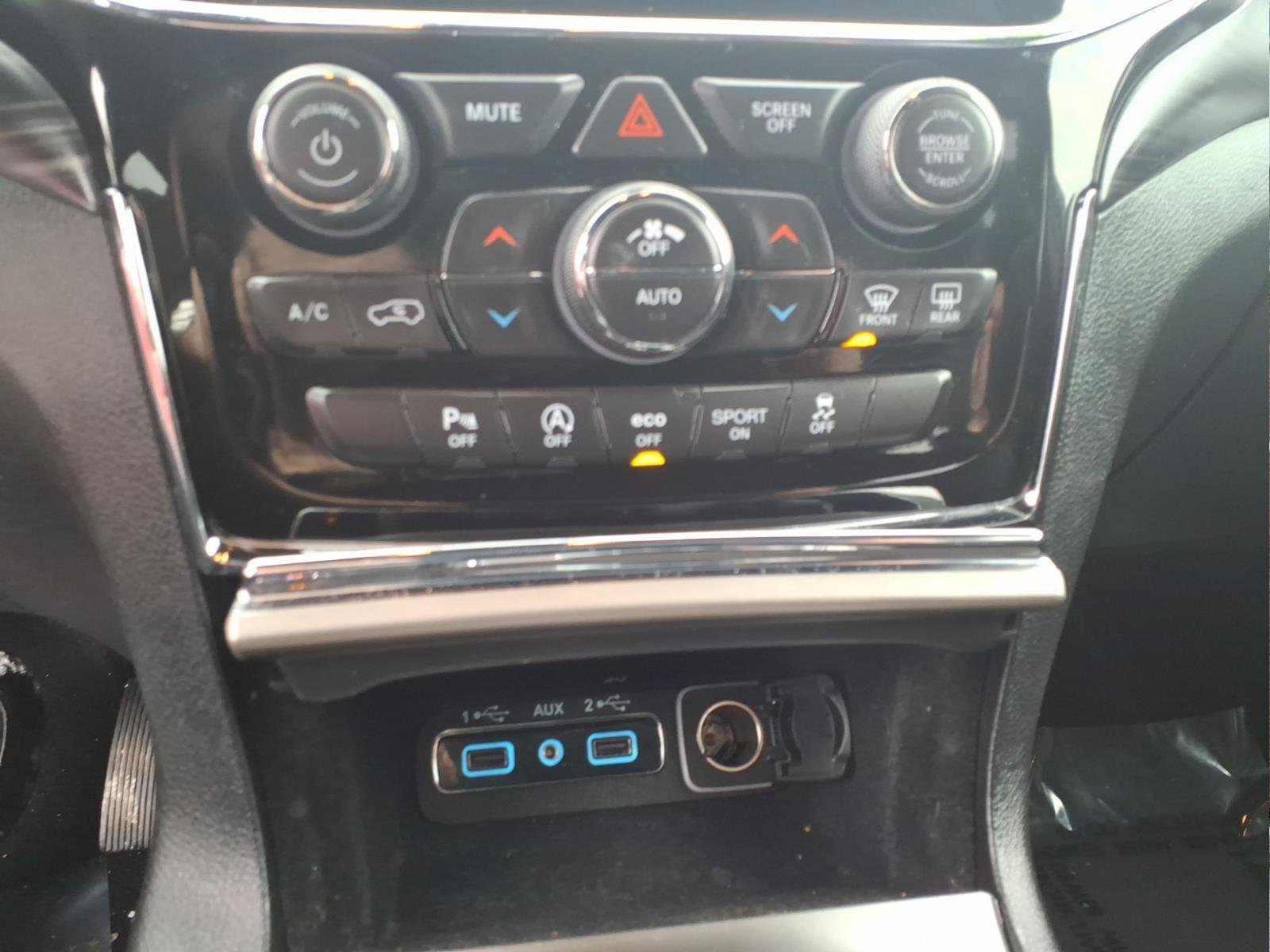 Used 2020 Jeep Grand Cherokee Altitude image 21