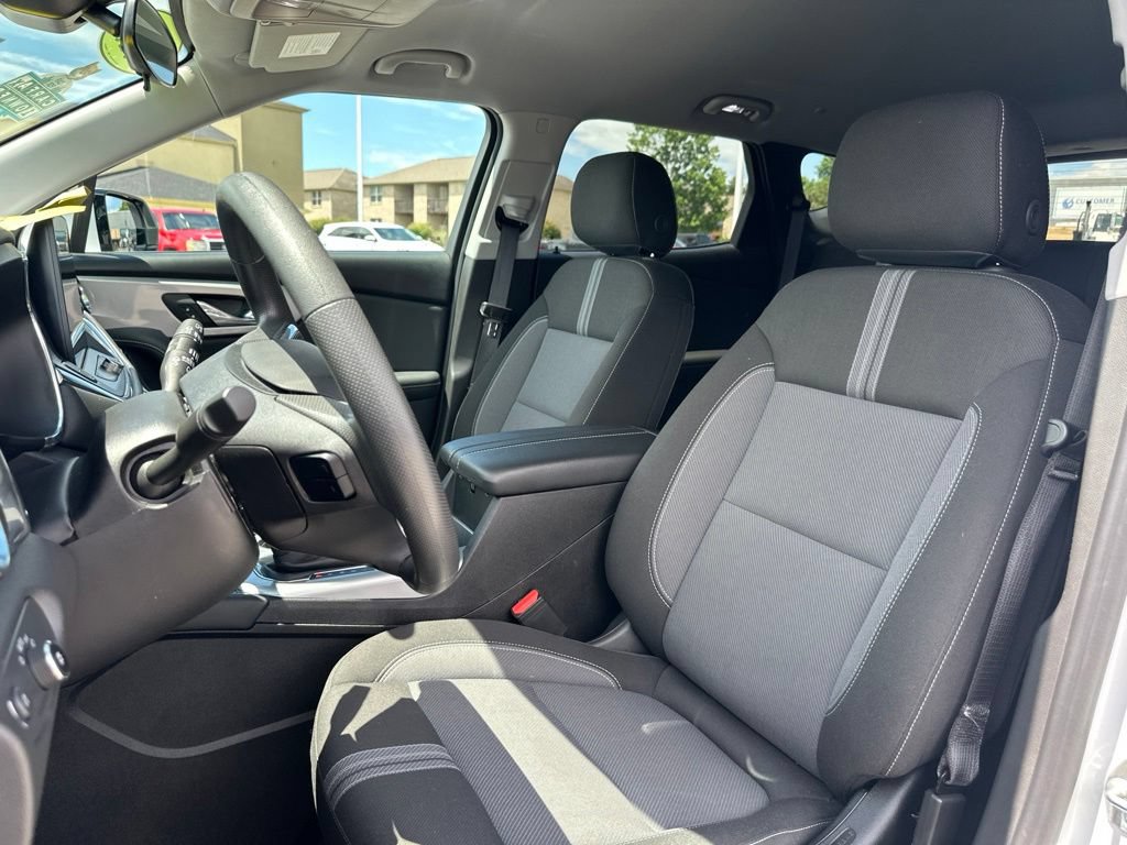 Used 2025 Chevrolet Blazer LT AWD/4WD image 9