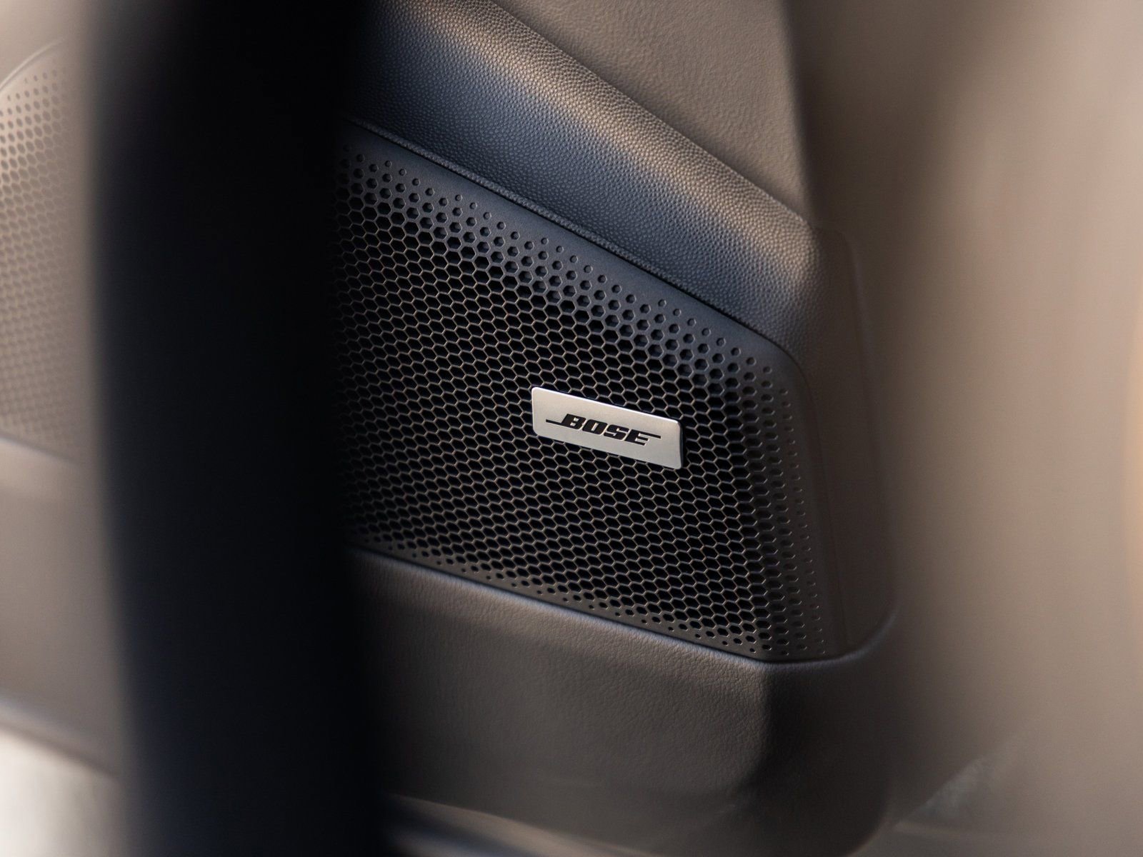 Certified 2025 Porsche Macan Electric image 21