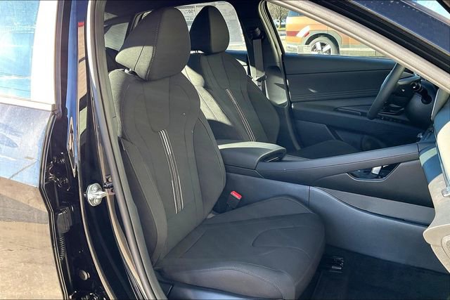 New 2025 Hyundai Elantra SEL image 29
