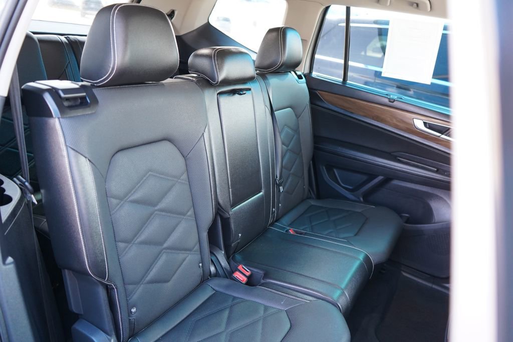 Used 2025 Volkswagen Atlas SE image 23