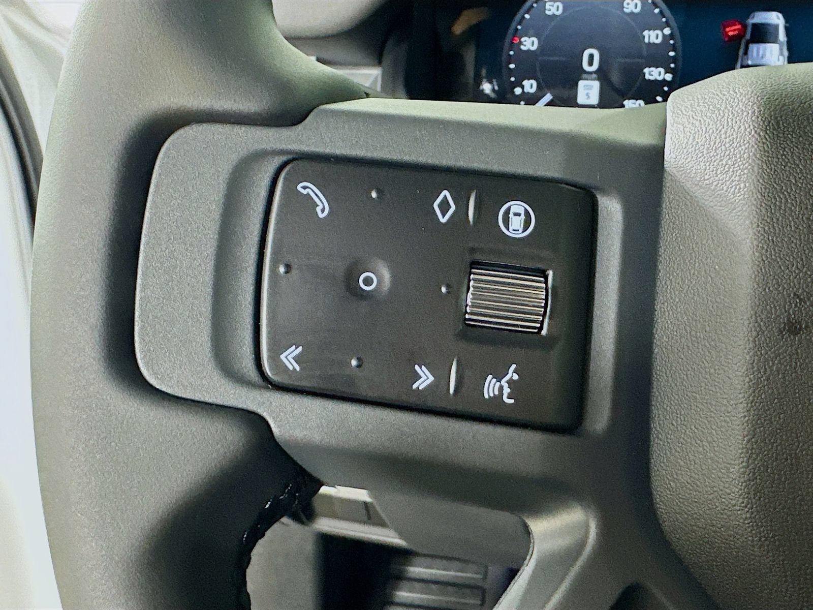 Used 2026 Land Rover Defender 110 S AWD/4WD image 19