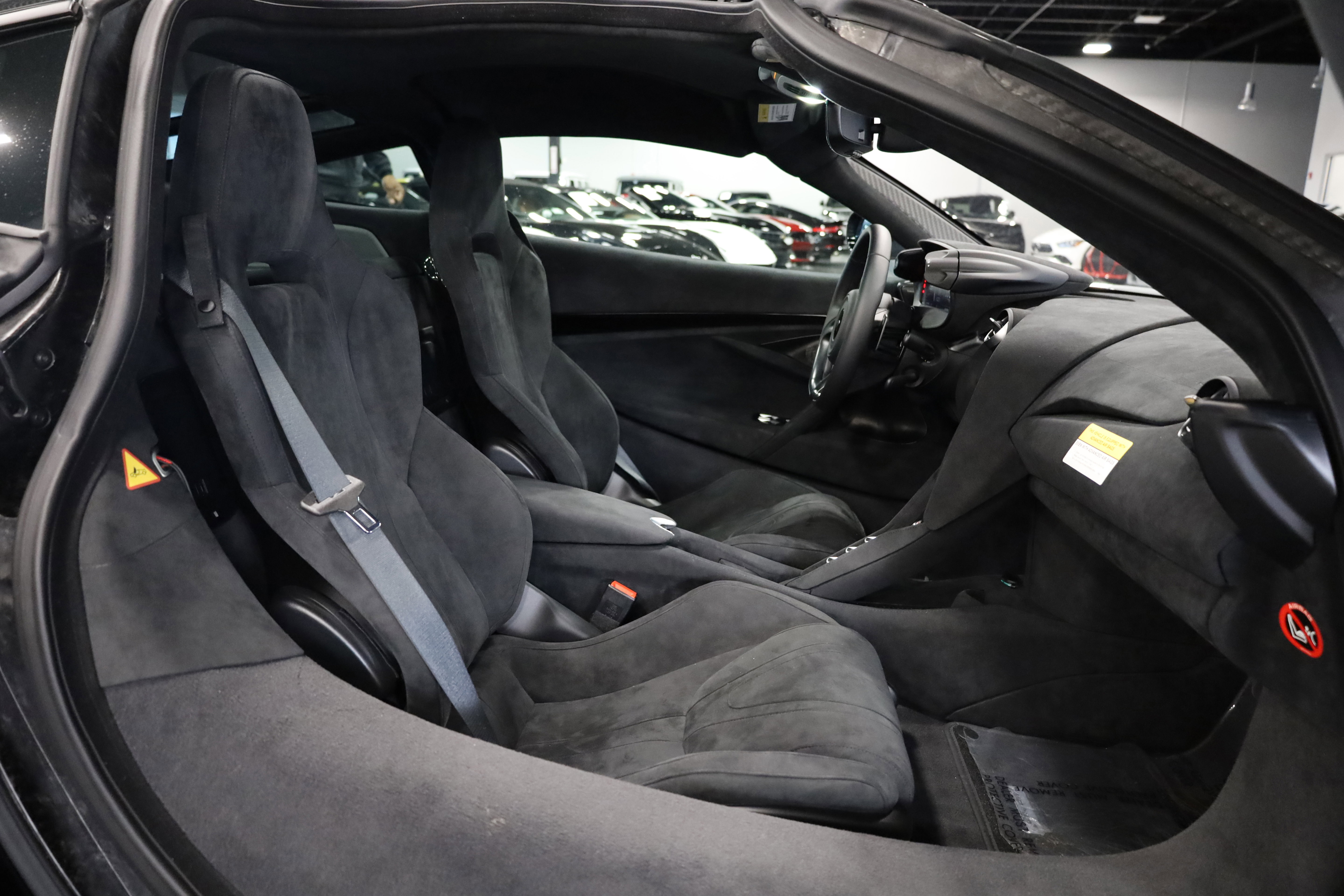 Used 2025 McLaren 750S image 39