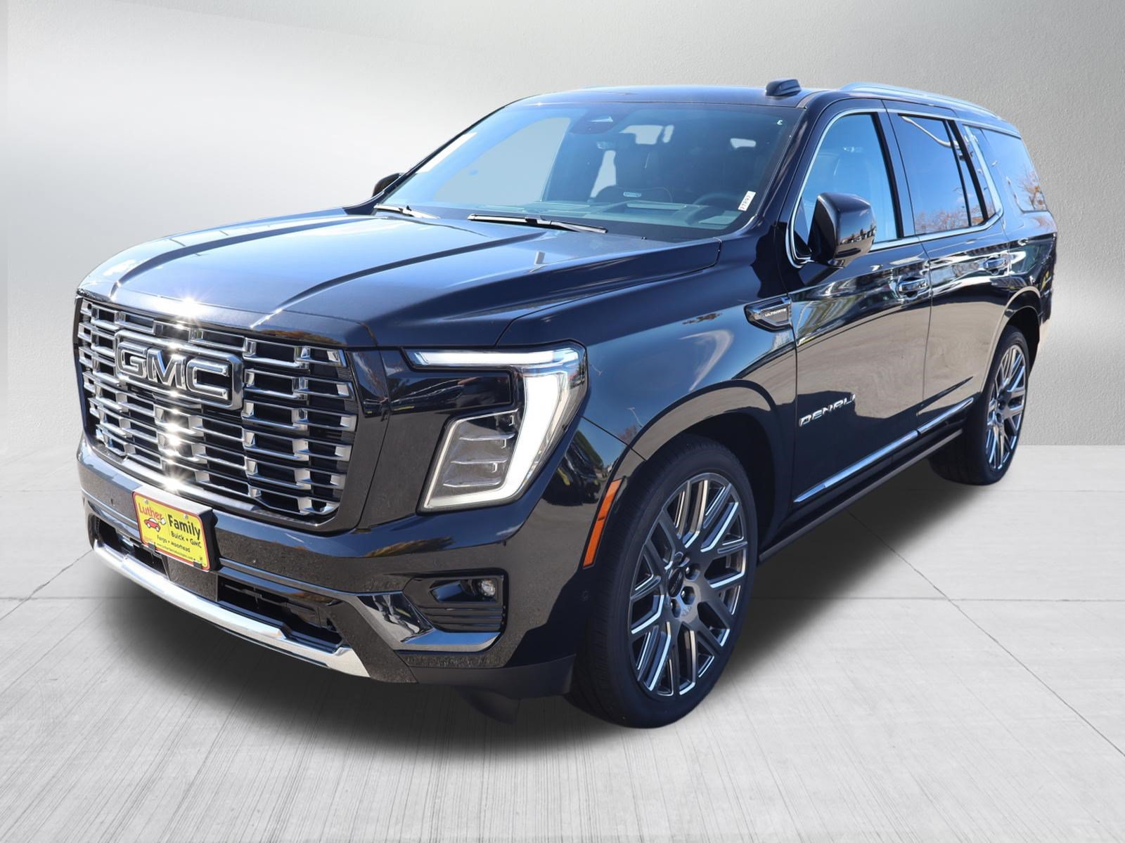 New 2026 GMC Yukon Denali Ultimate AWD/4WD image 3