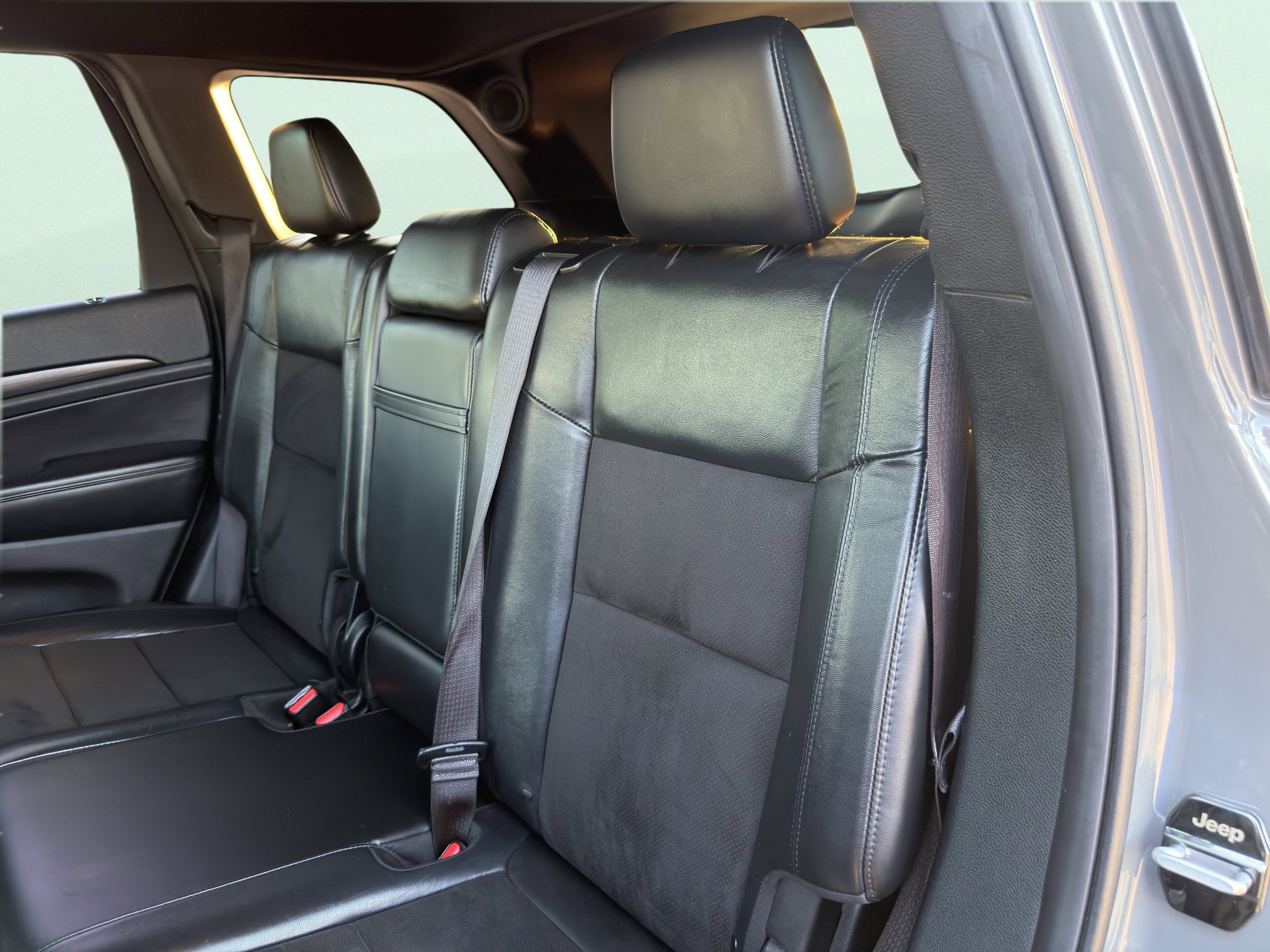 Used 2020 Jeep Grand Cherokee Altitude image 18