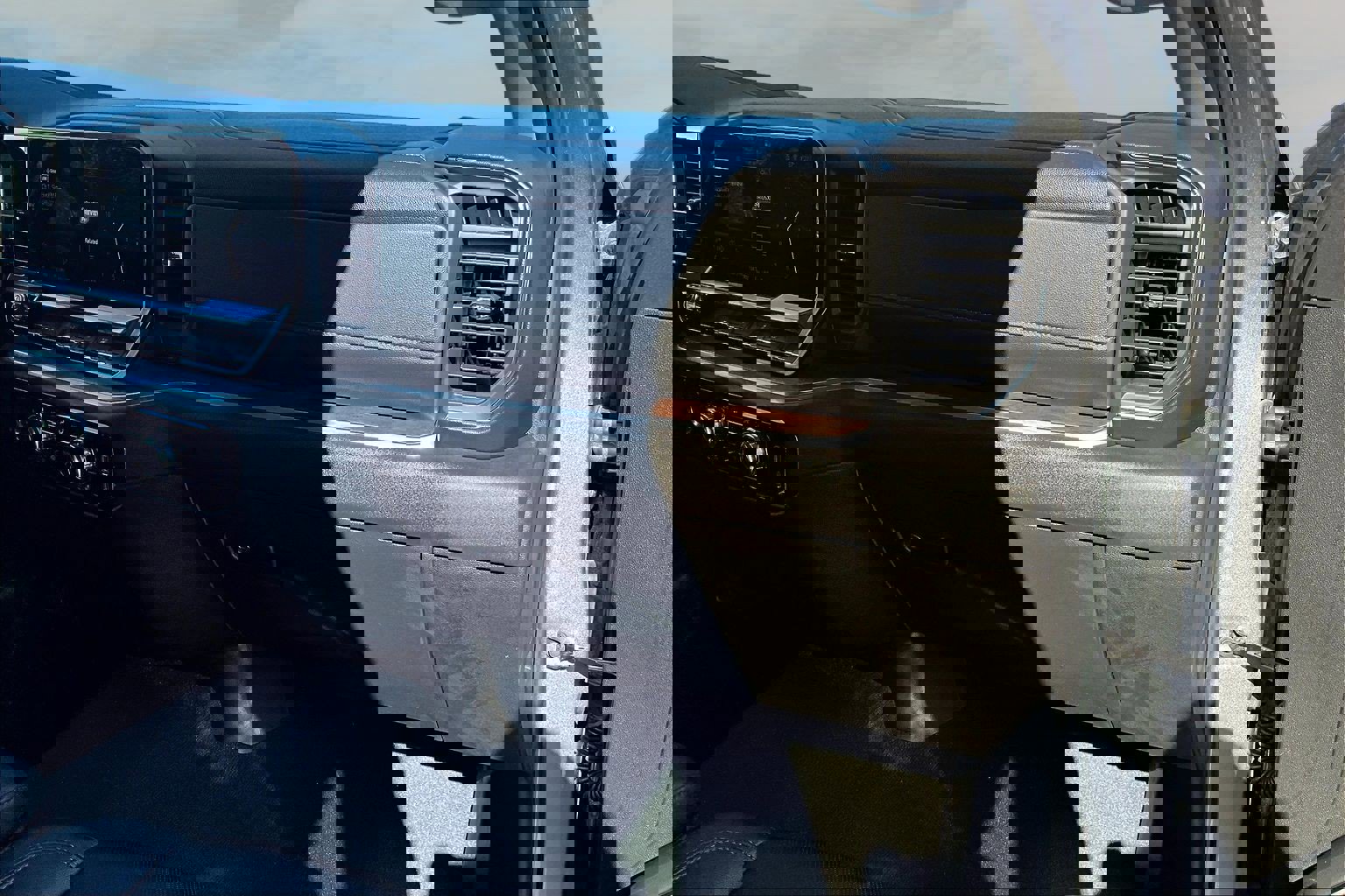 Used 2024 GMC Sierra 1500 SLT image 18