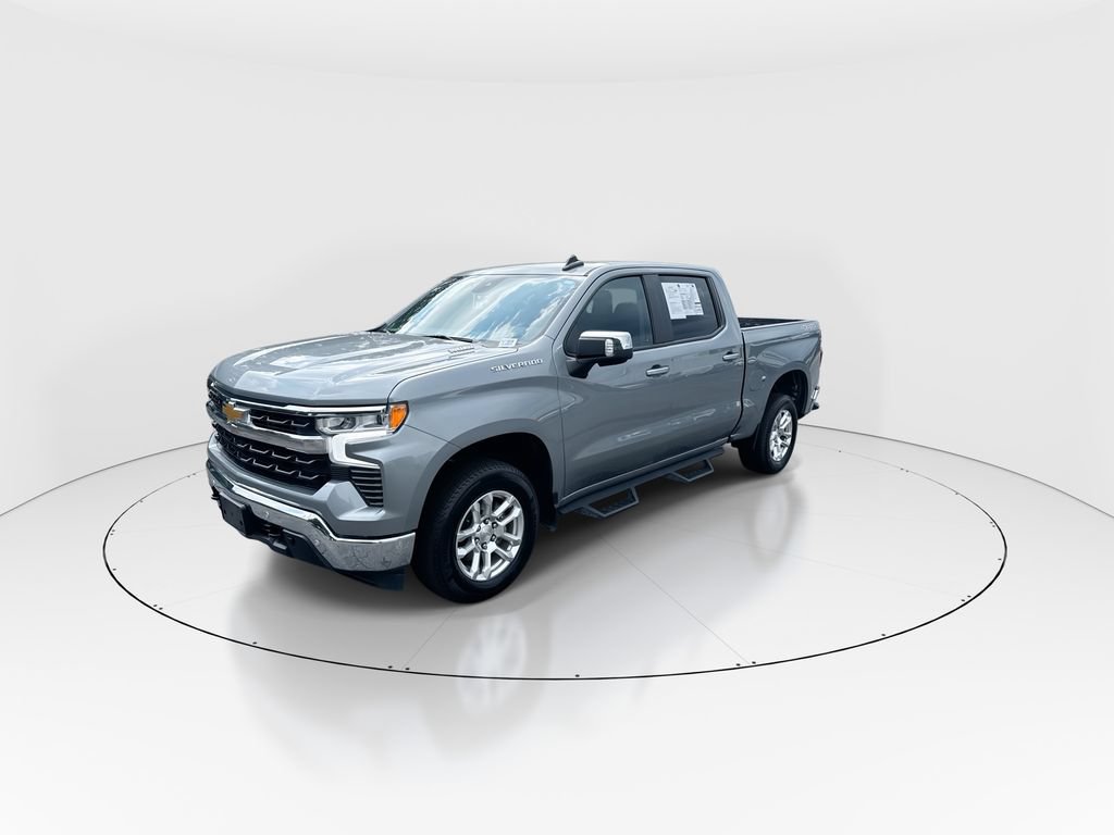 Used 2024 Chevrolet Silverado 1500 LT w/ Safety Package AWD/4WD image 4