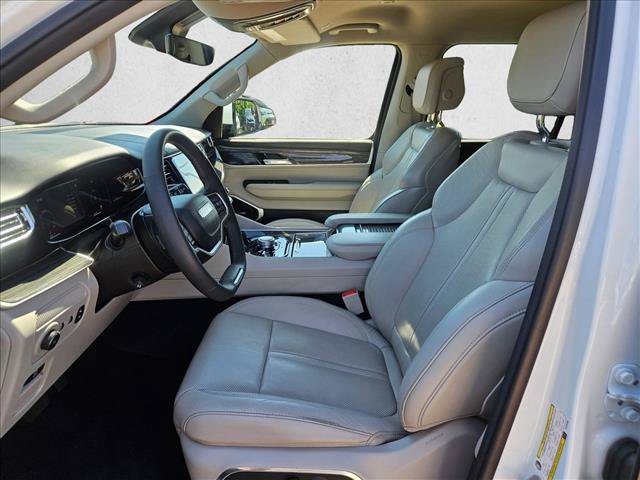 Used 2022 Jeep Wagoneer Series III w/ Flexible Seating Group AWD/4WD image 15