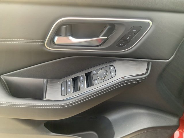 New 2026 Nissan Rogue Platinum image 10