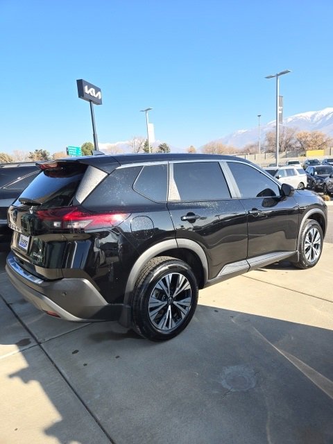 Used 2022 Nissan Rogue SV image 4