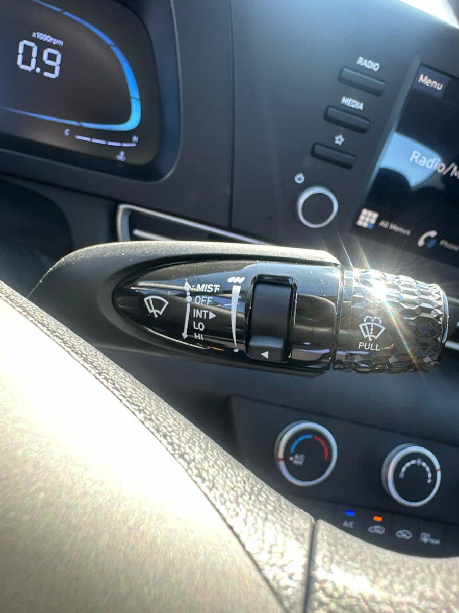 New 2026 Hyundai Elantra SE FWD image 13