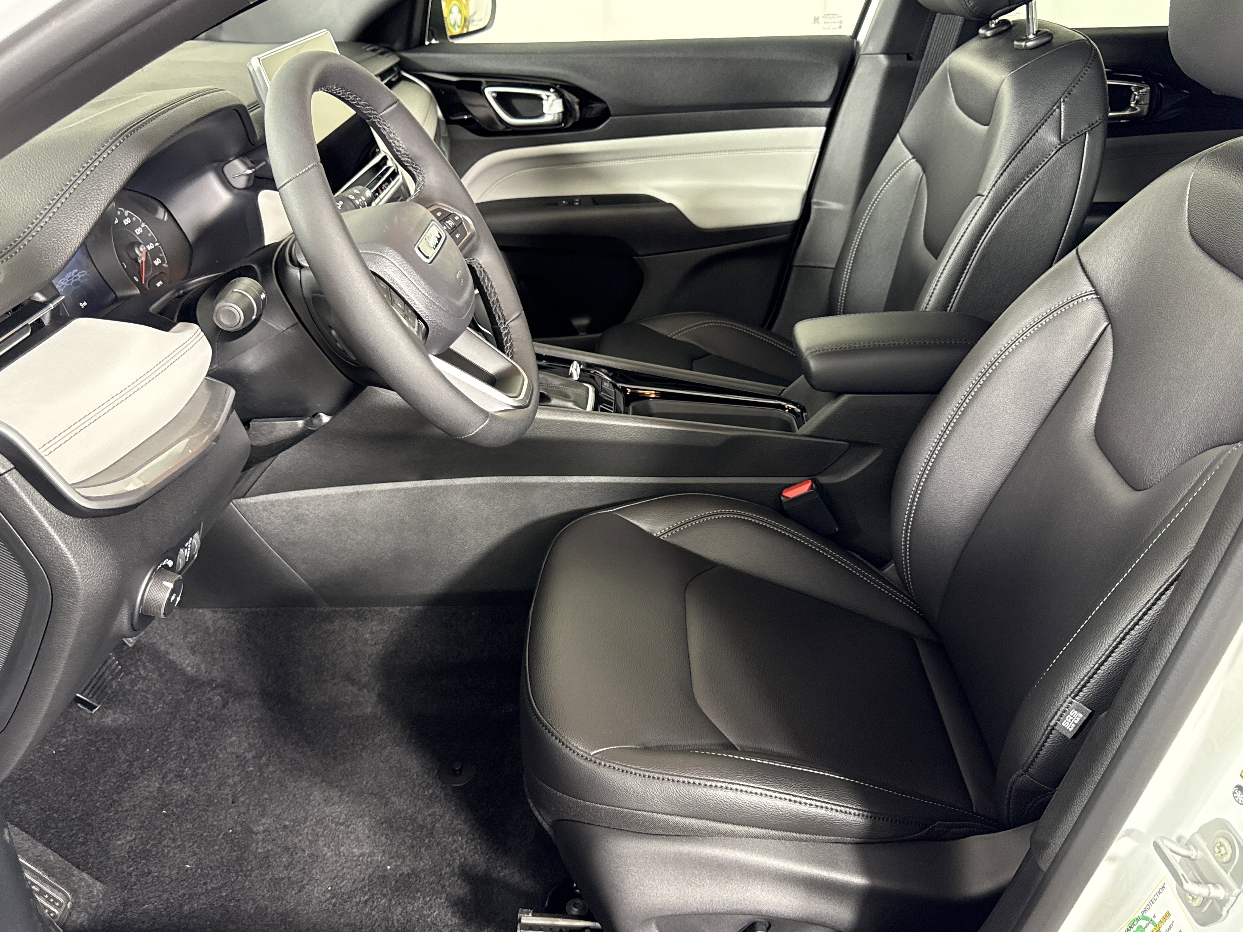 New 2026 Jeep Compass Limited image 9