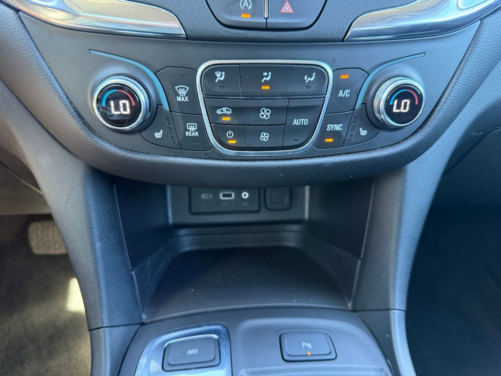 Used 2024 Chevrolet Equinox LT image 26