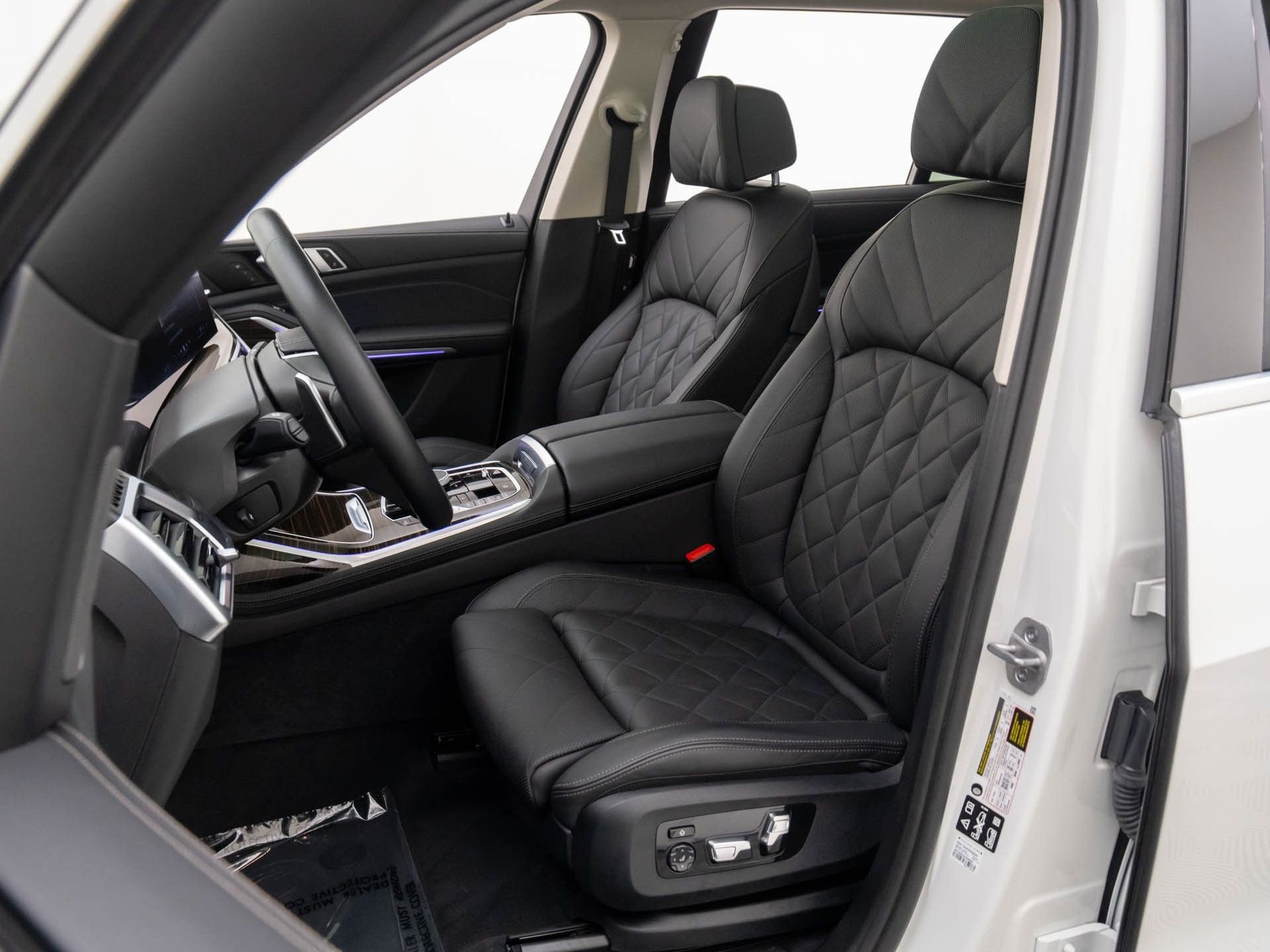 Used 2025 BMW X7 xDrive40i image 15