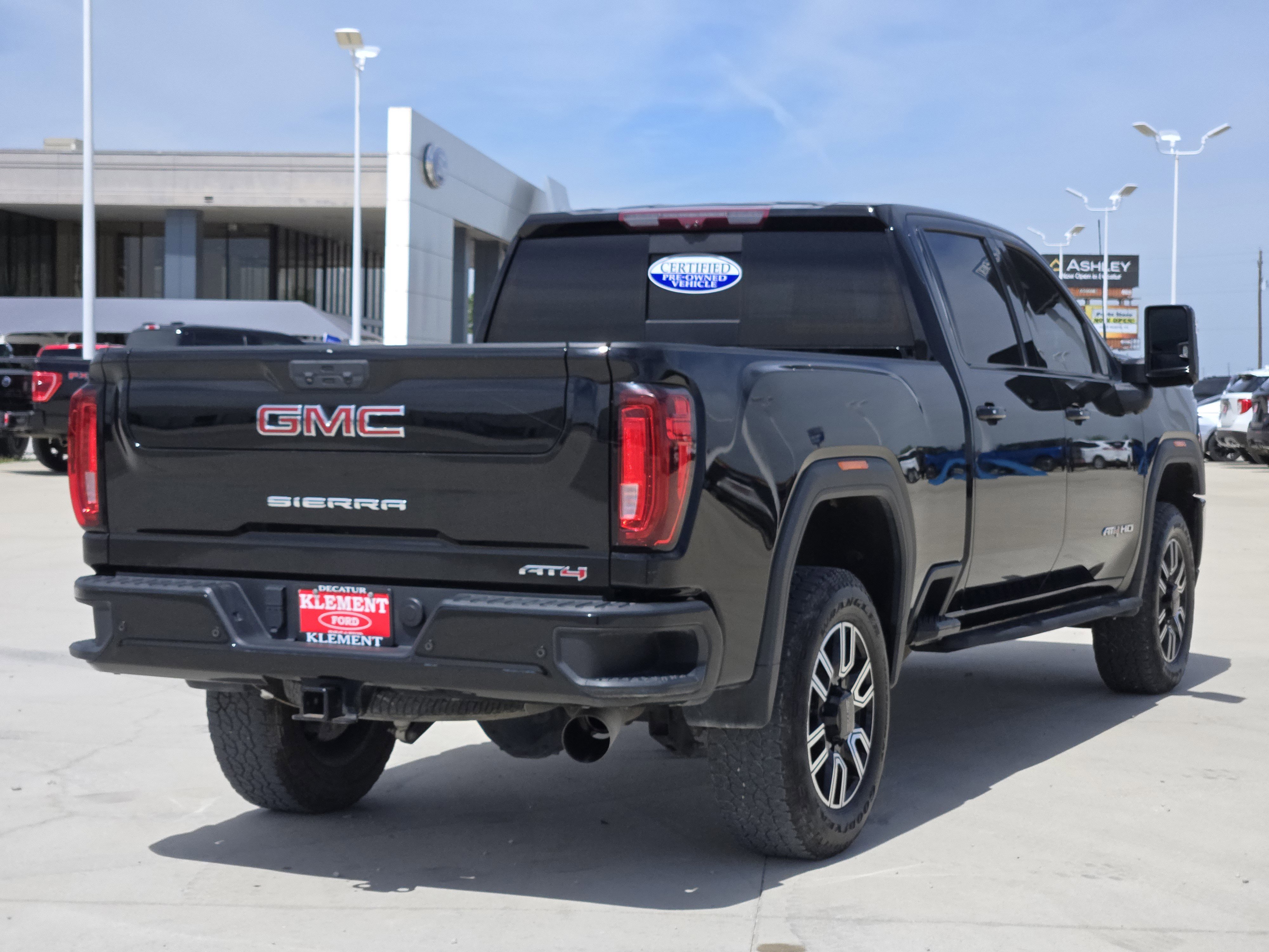 Used 2022 GMC Sierra 2500 AT4 w/ AT4 Premium Plus Package image 7