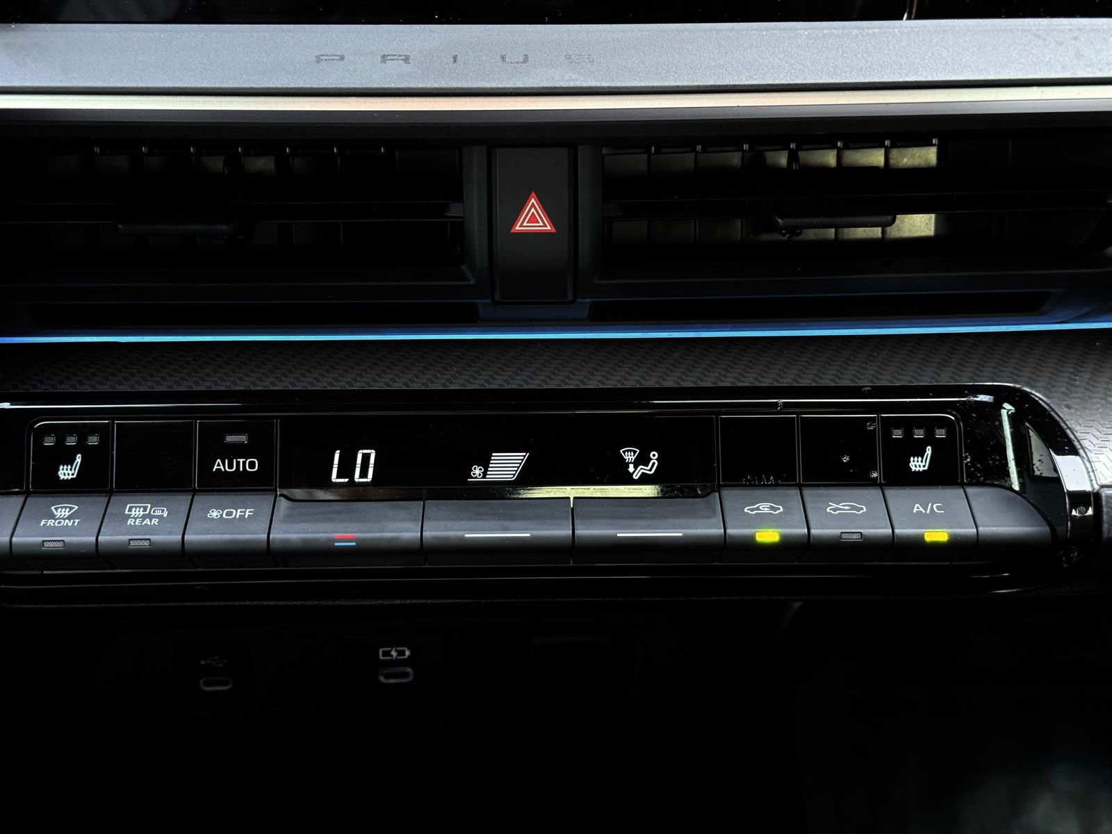 Used 2024 Toyota Prius XLE FWD image 56