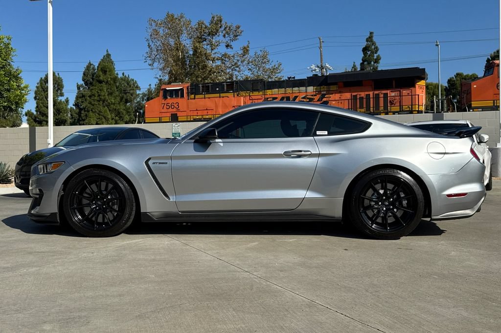 Used 2020 Ford Mustang Shelby GT350 w/ Technology Package RWD image 9