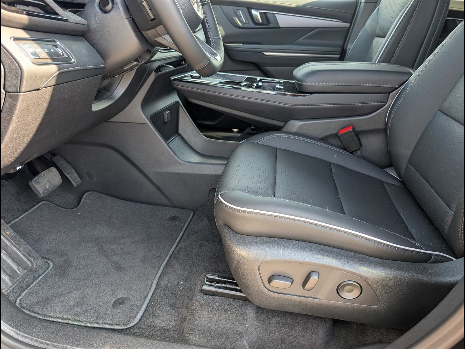 New 2026 Buick Enclave Sport Touring w/ Power Package FWD image 10
