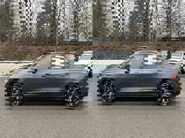 Used 2024 Volvo S60 B5 Plus image 2