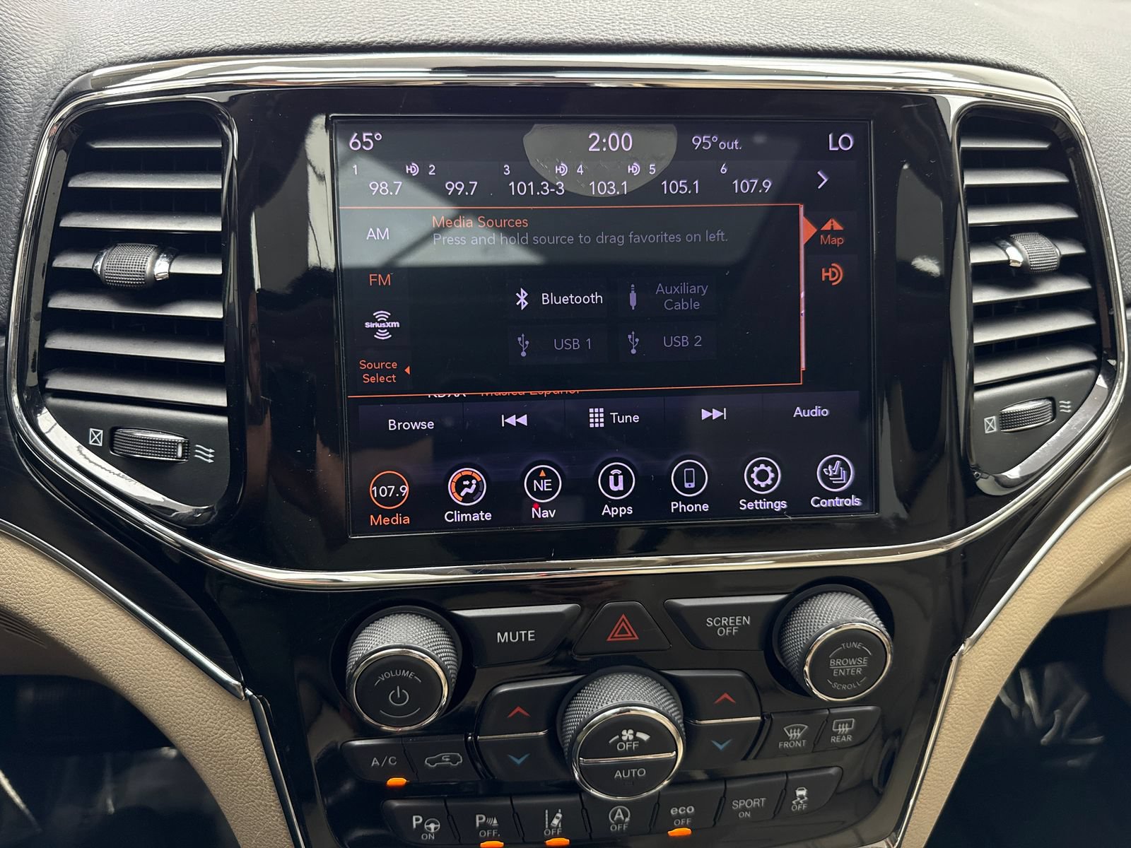 Used 2020 Jeep Grand Cherokee Limited RWD image 25