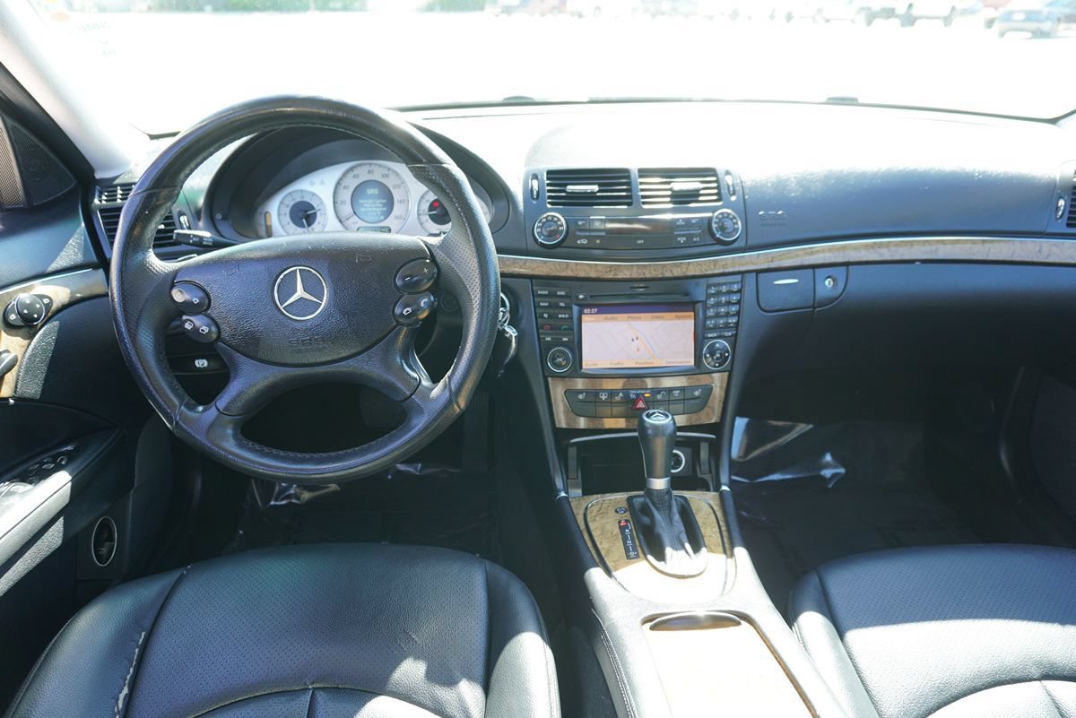 Used 2009 Mercedes-Benz E 350 Sedan image 19