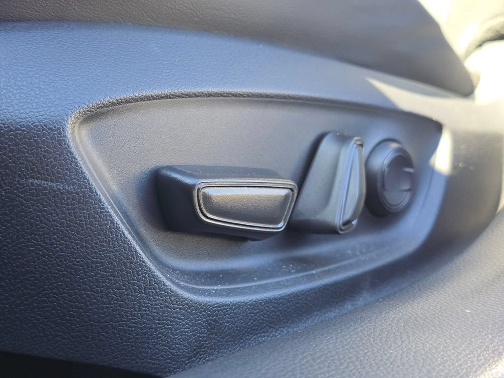 Used 2024 Toyota Prius XLE AWD/4WD image 61