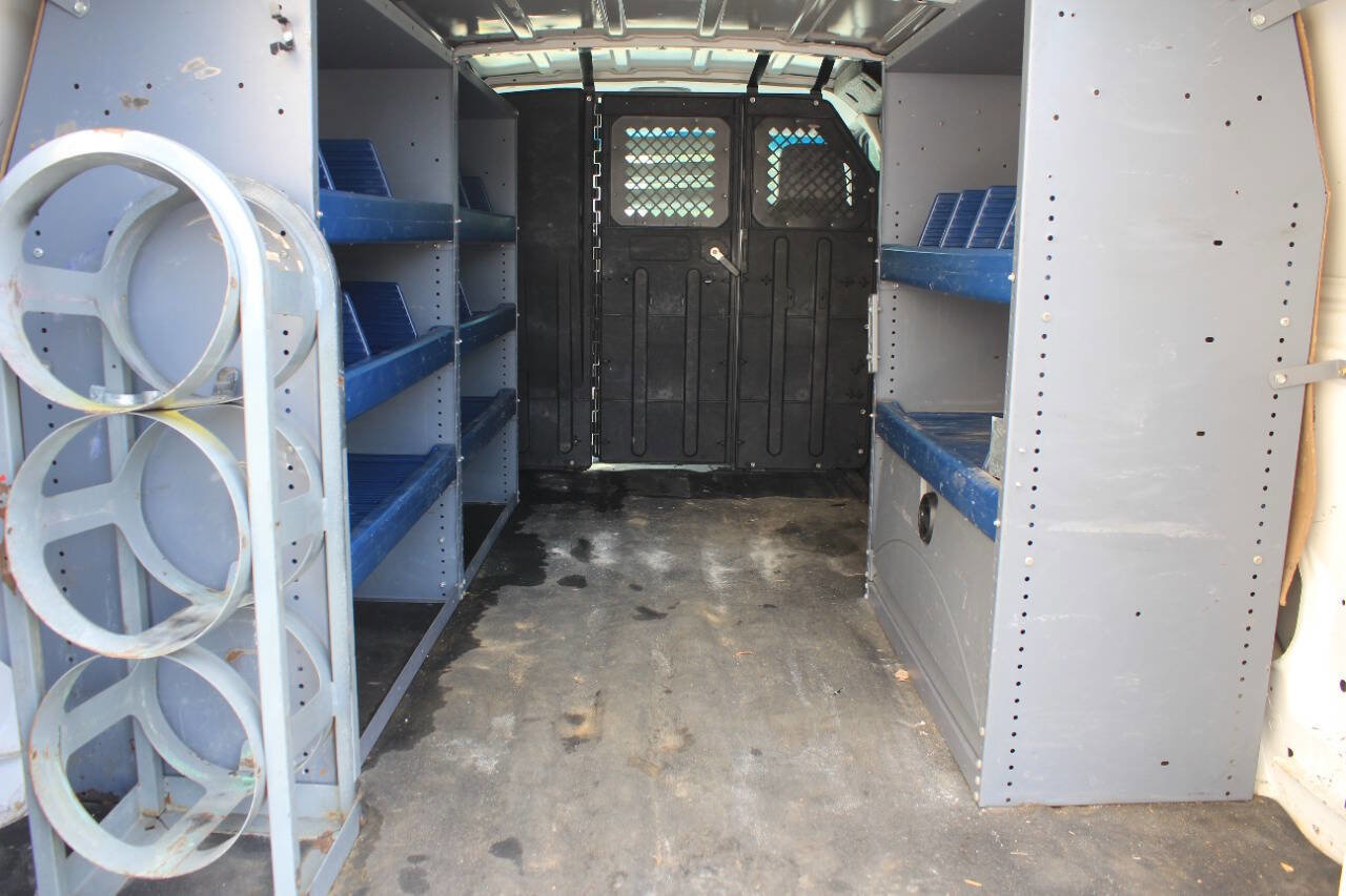 Used 2012 Ford E-250 and Econoline 250 image 13