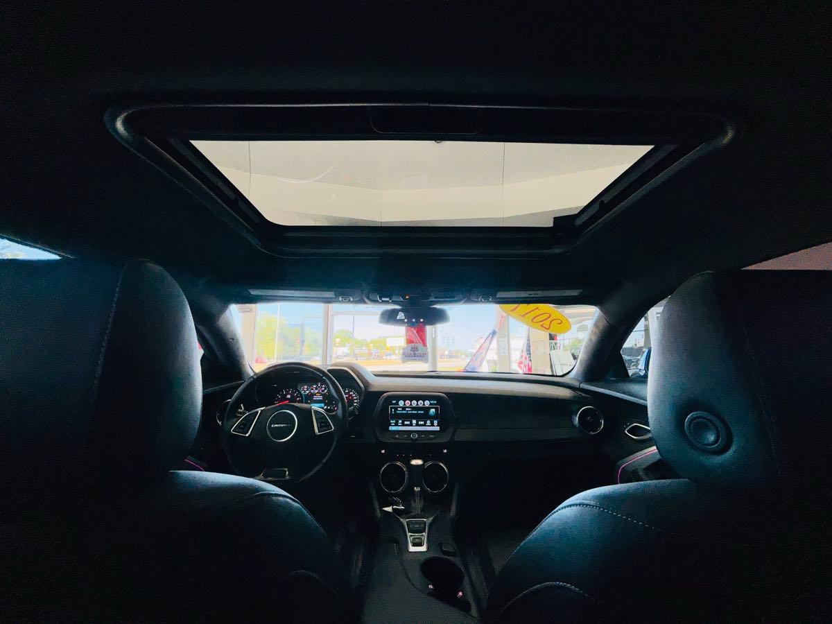 Used 2017 Chevrolet Camaro SS RWD image 44