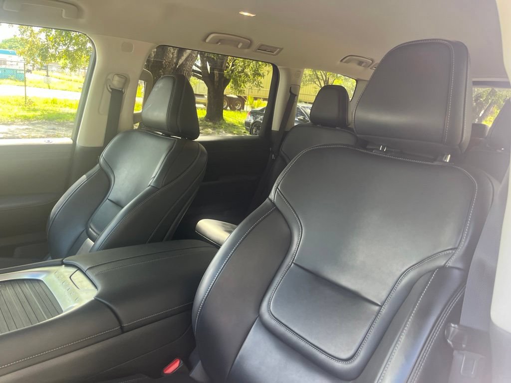 Used 2025 Nissan Armada SV AWD/4WD image 7