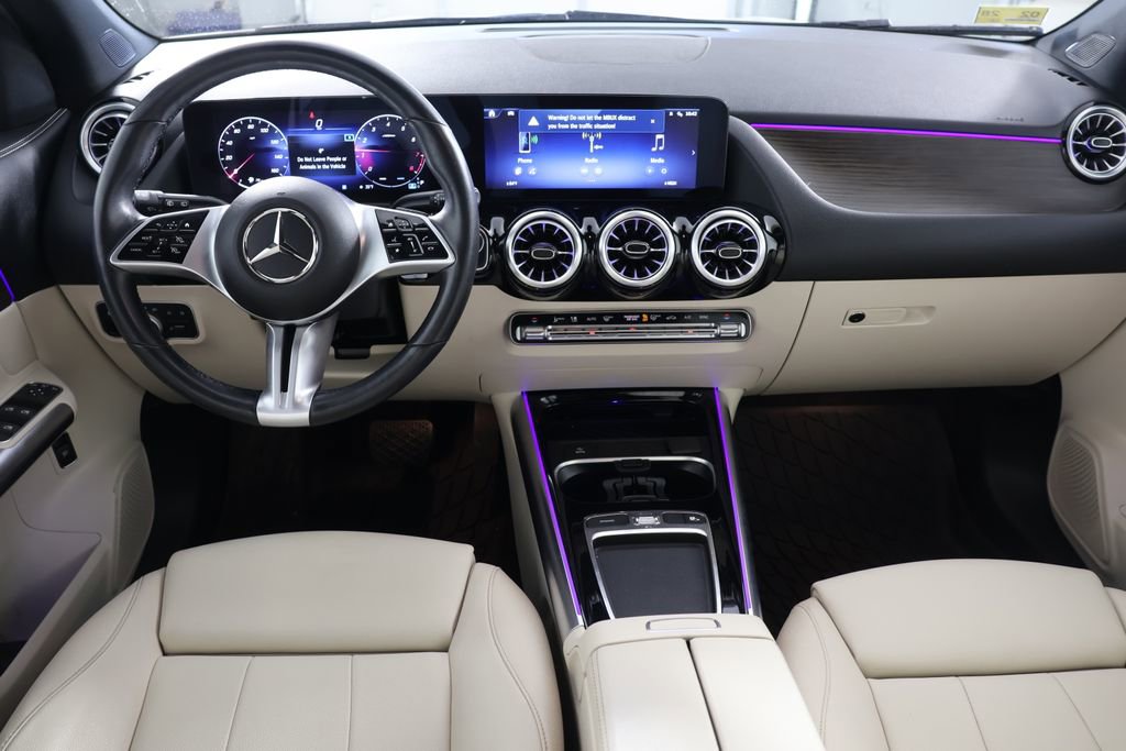 Used 2024 Mercedes-Benz GLA 250 4MATIC w/ Winter Heating Package image 3