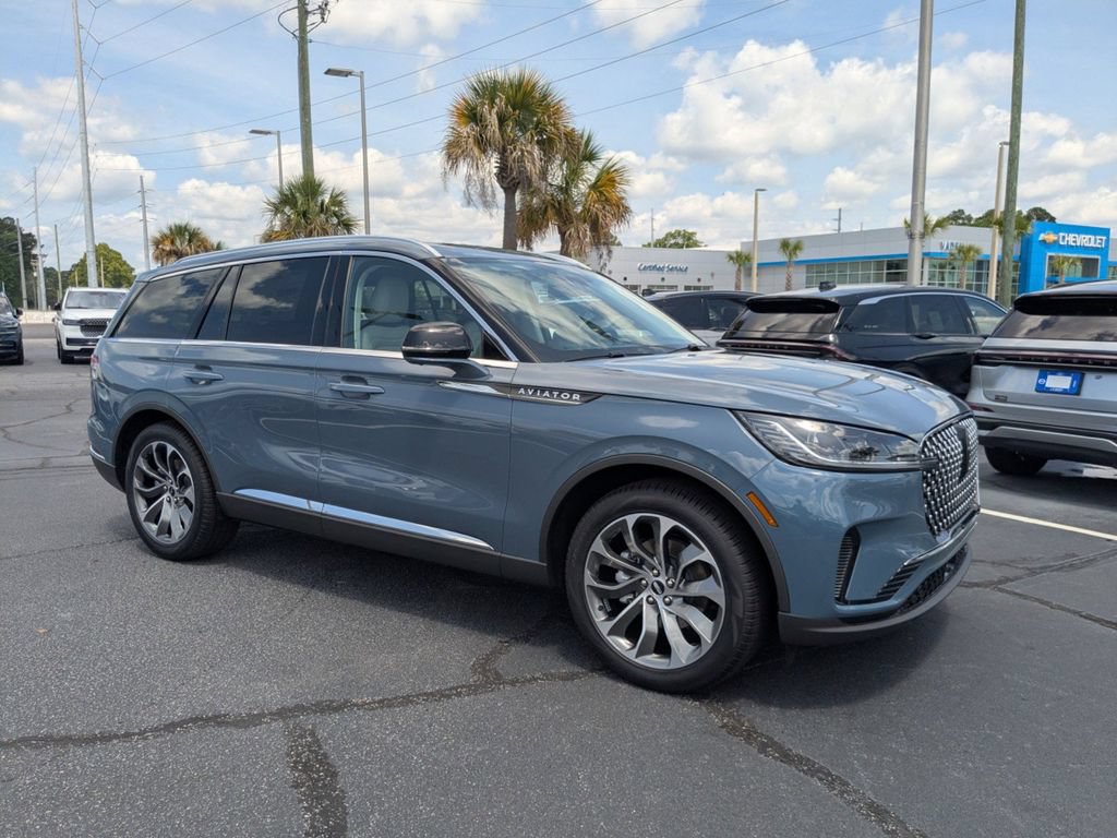 New 2026 Lincoln Aviator Reserve w/ Illumination Package RWD image 2
