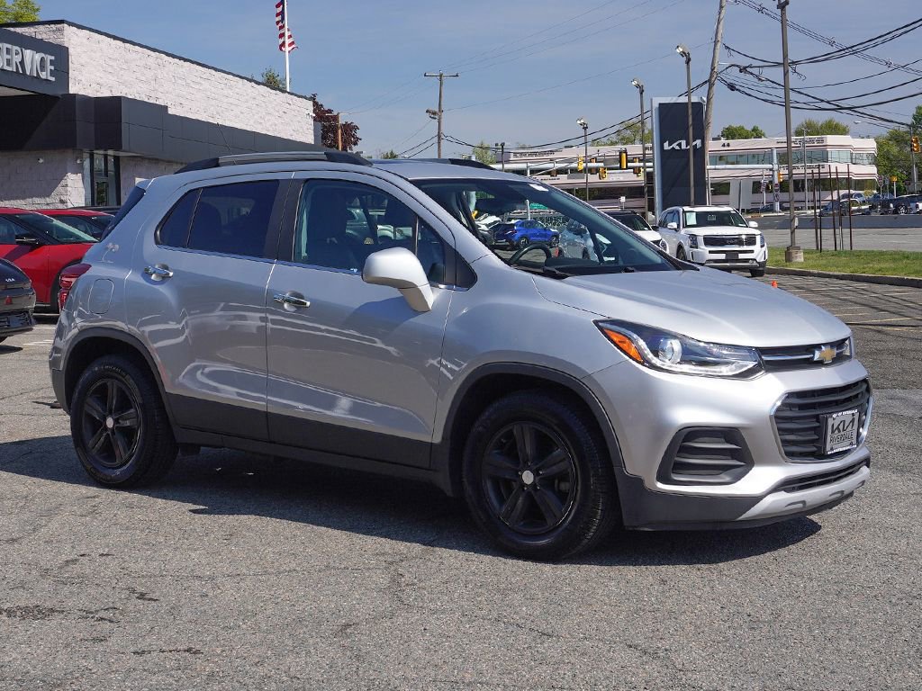 Used 2017 Chevrolet Trax LT w/ Sun & Sound Package FWD image 42