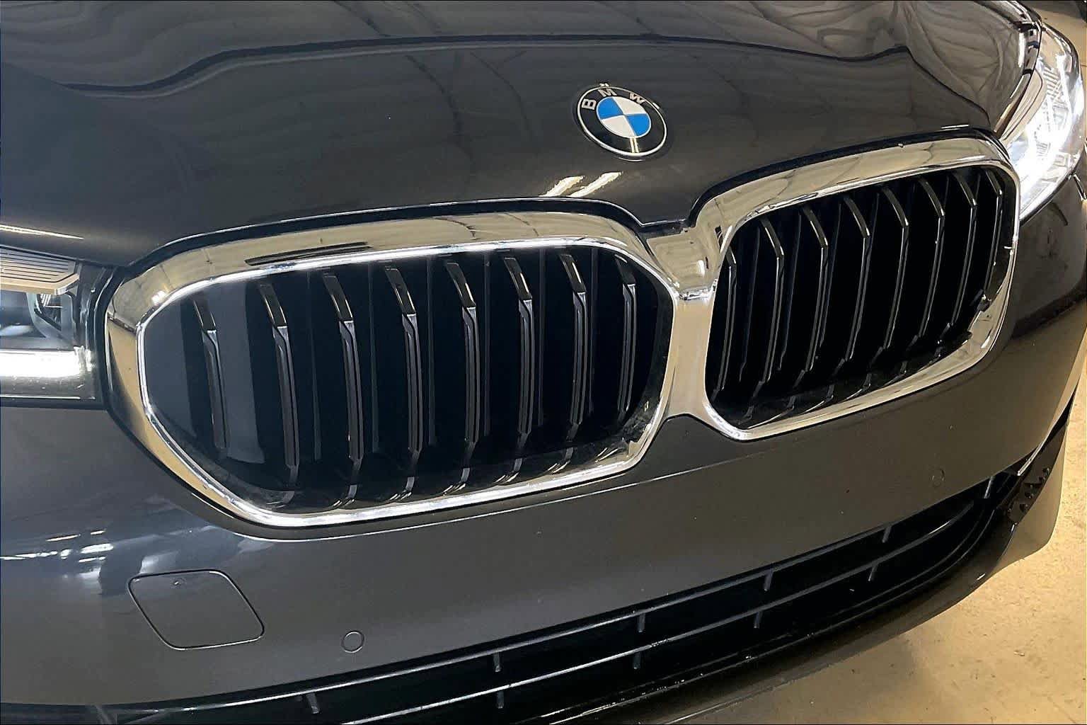 Used 2023 BMW 530i w/ Convenience Package RWD image 30