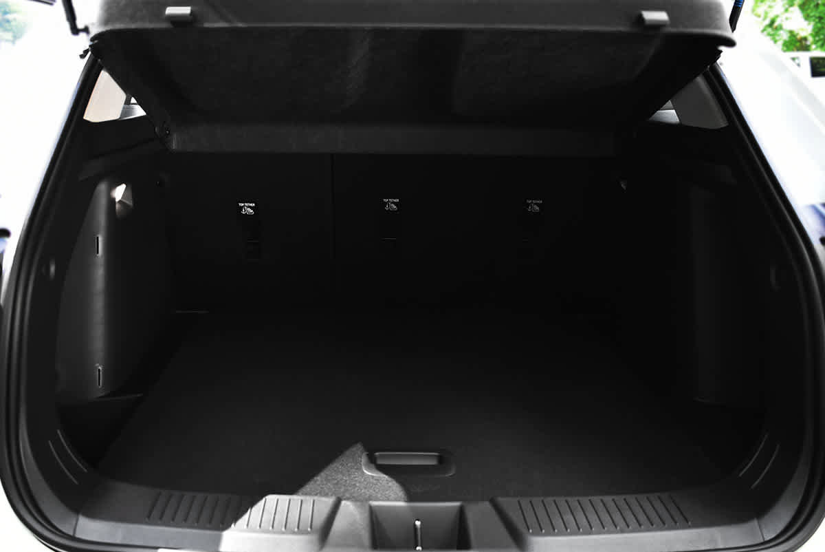New 2026 Chevrolet Trax LT w/ Sunroof Package FWD image 6